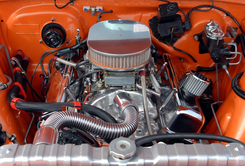 garagiste-TARADEAU-min_car-engine-1738309